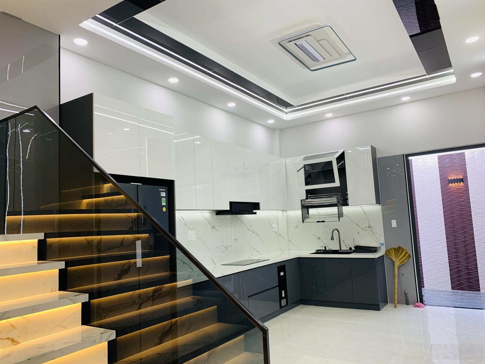 Bán Nhà Full Nội Thất Ấp 3 Gần Chợ Đầu Mối Hóc Môn