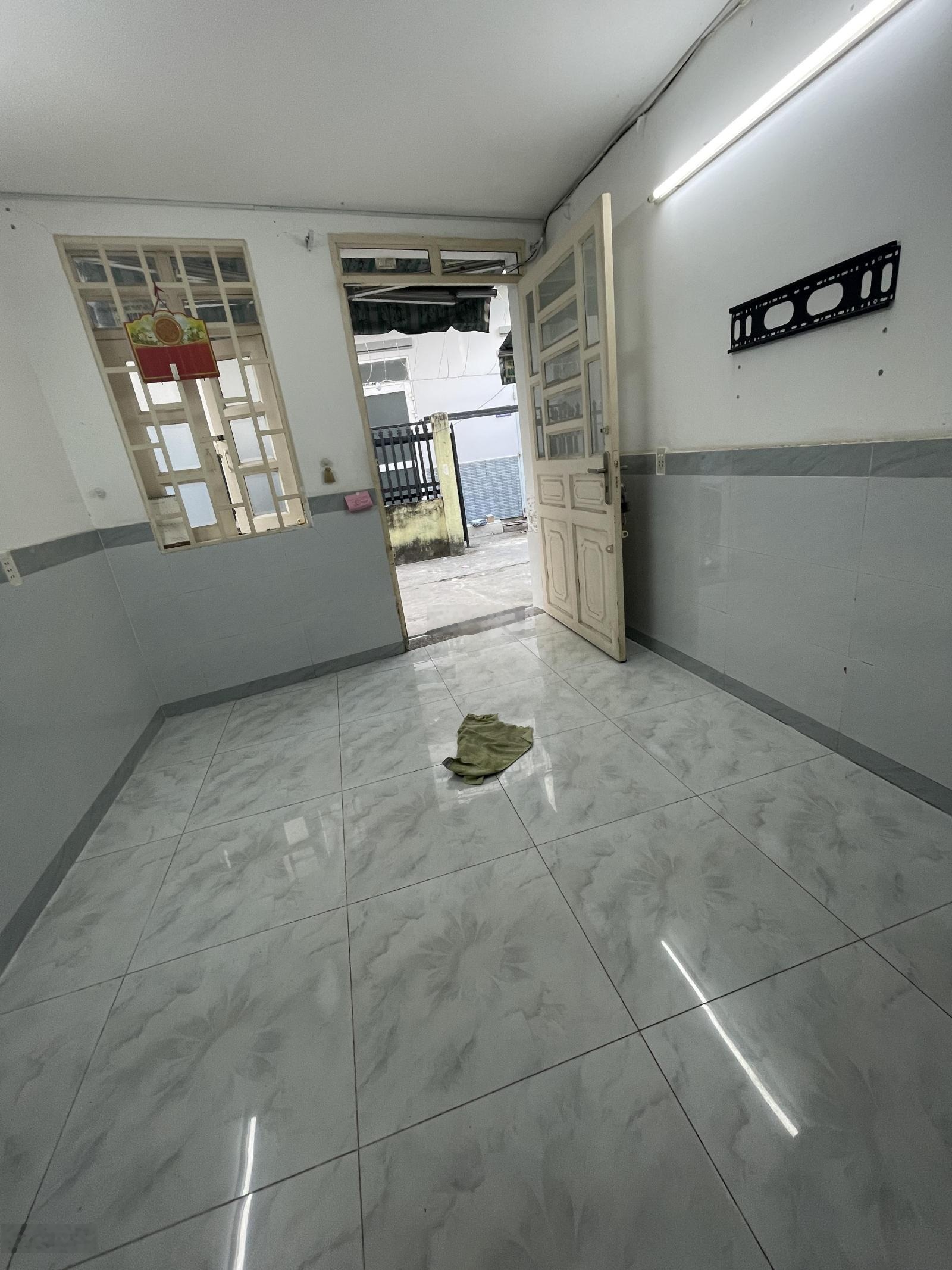 Gần Đỗ Xuân Hợp - Nhà 2 lầu - 2PN - Chỉ 3.4tỷ hẻm trước nhà 3m - chỉ 1 căn ra đường lớn