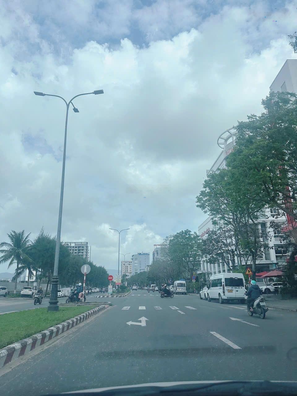 Bán lô góc 2 mặt tiền đường Nguyễn Tất Thành đoạn trung tâm, thuộc quận Hải Châu, Thành phố Đà Nẵng