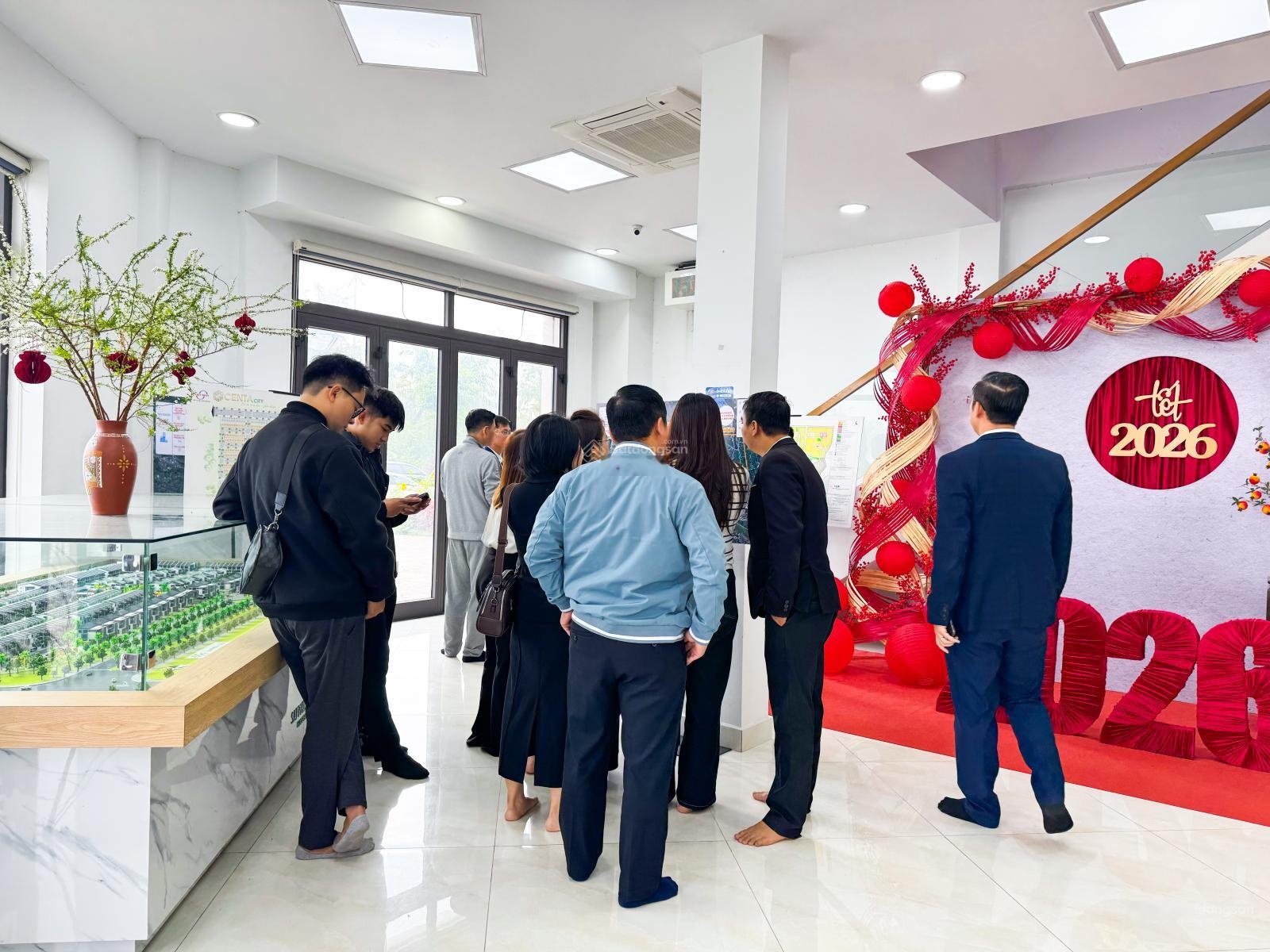 Nhà phố 80m2 đại lộ thương mại nguyễn trãi 90m - giá 6,x tỷ trung tâm vsip hải phòng