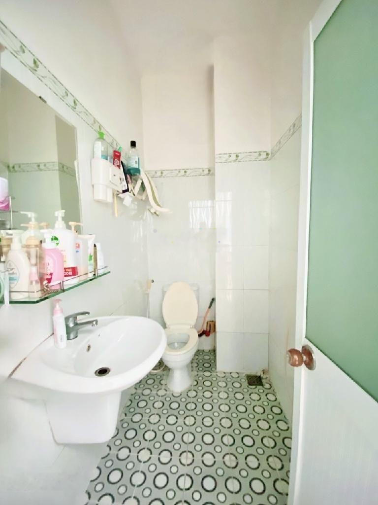 Bán nhà quận 6, đường bình tiên, 75m2 (5x15), hẻm xe hơi, sổ hồng chuẩn hoàn công.