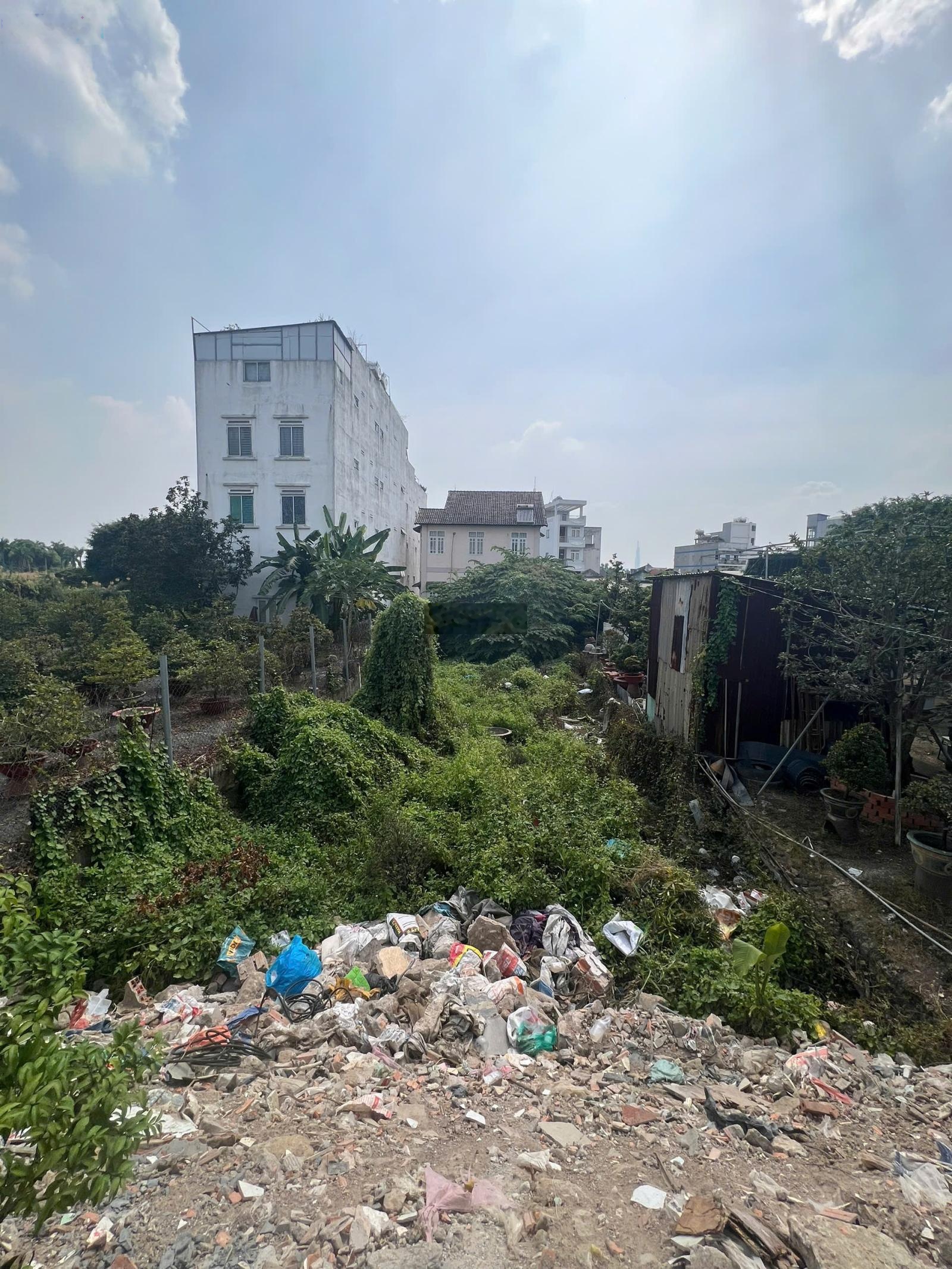 Gấp bán - Hạ giá bán gấp 30 tỷ - 29 tỷ - đất 2MT - Phạm Văn Đồng - HBC - Thủ Đức