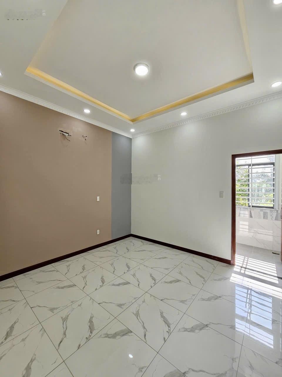 5.39 tỷ / Bán nhà 1 trệt 2 lầu, full nội thất, Hoàn Công, KDC Hoàng Hùng 5 p.Tân Đông Hiệp Tp.Dĩ An