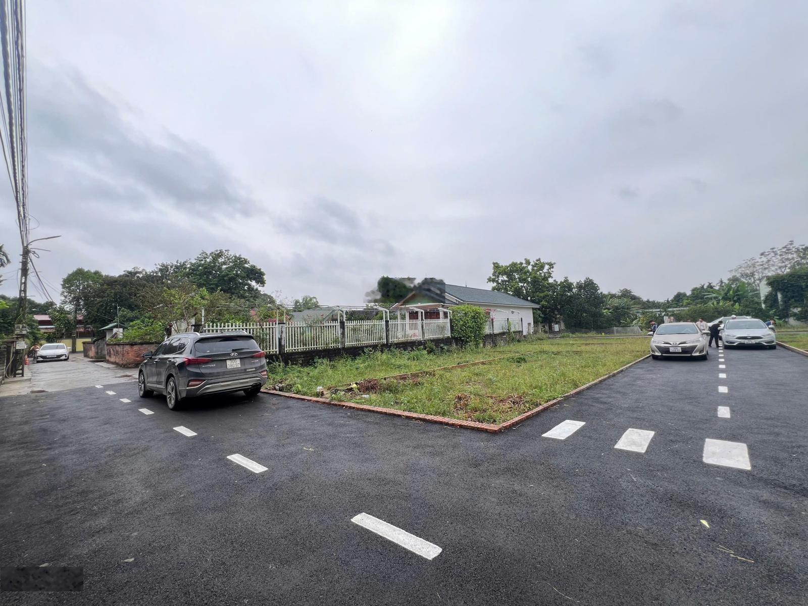 Lô góc 100m2 p sơn tây giá 2 tỷ ngay học viện hậu cần cách viện 105 chỉ 1km