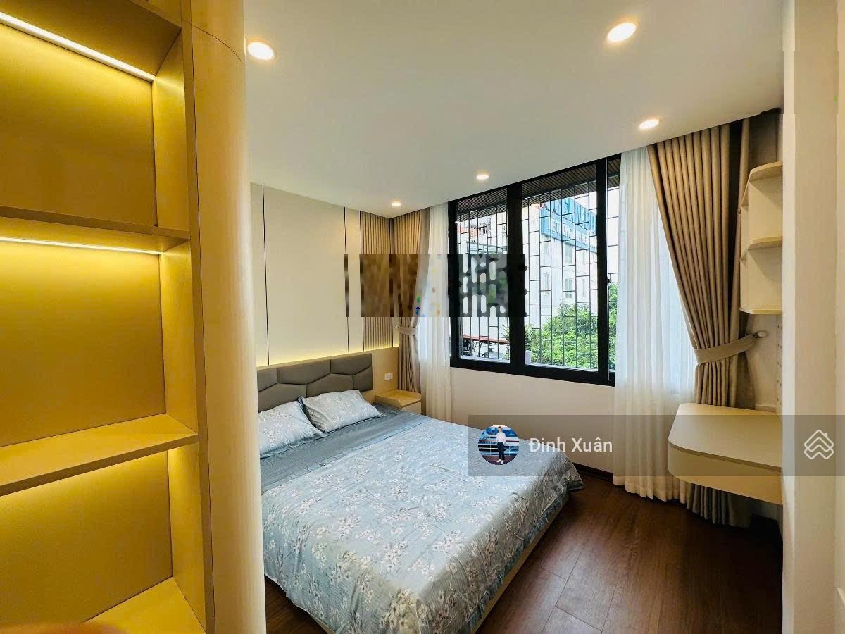 Bán gấp nhà Tập Thể Mặt Phố Nguyễn Chí Thanh- 80m- lô góc - 3 ngủ- oto- full đồ ở ngay