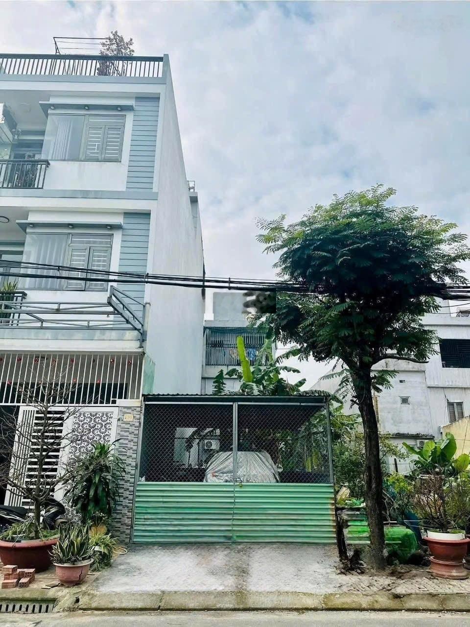 Cặp đất đường Hoà phú 16 , Hoà minh Liên Chiểu - Dt 185m2 ngang 10 x 18.5m - Hướng đông bắc .