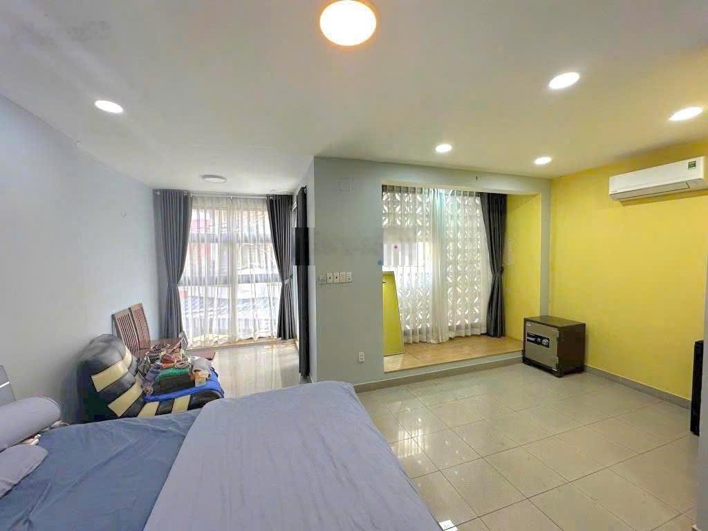 Biệt thự Q3 - khu VIP Trần Quang Diệu - 4 tầng, 6x12m - cam kết chuẩn 100%