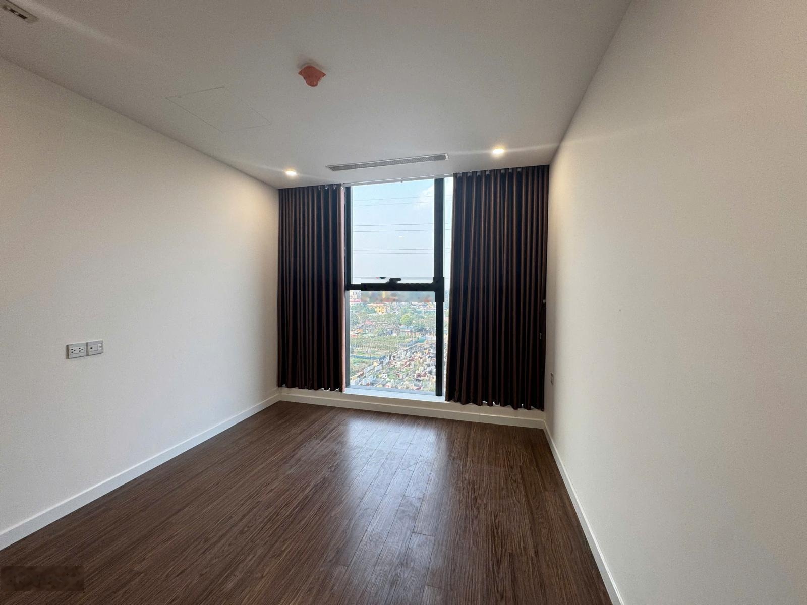 Cho thuê căn hộ 2PN view sông tại Sunshine City. Vào ở ngay. Giá 15 triệu