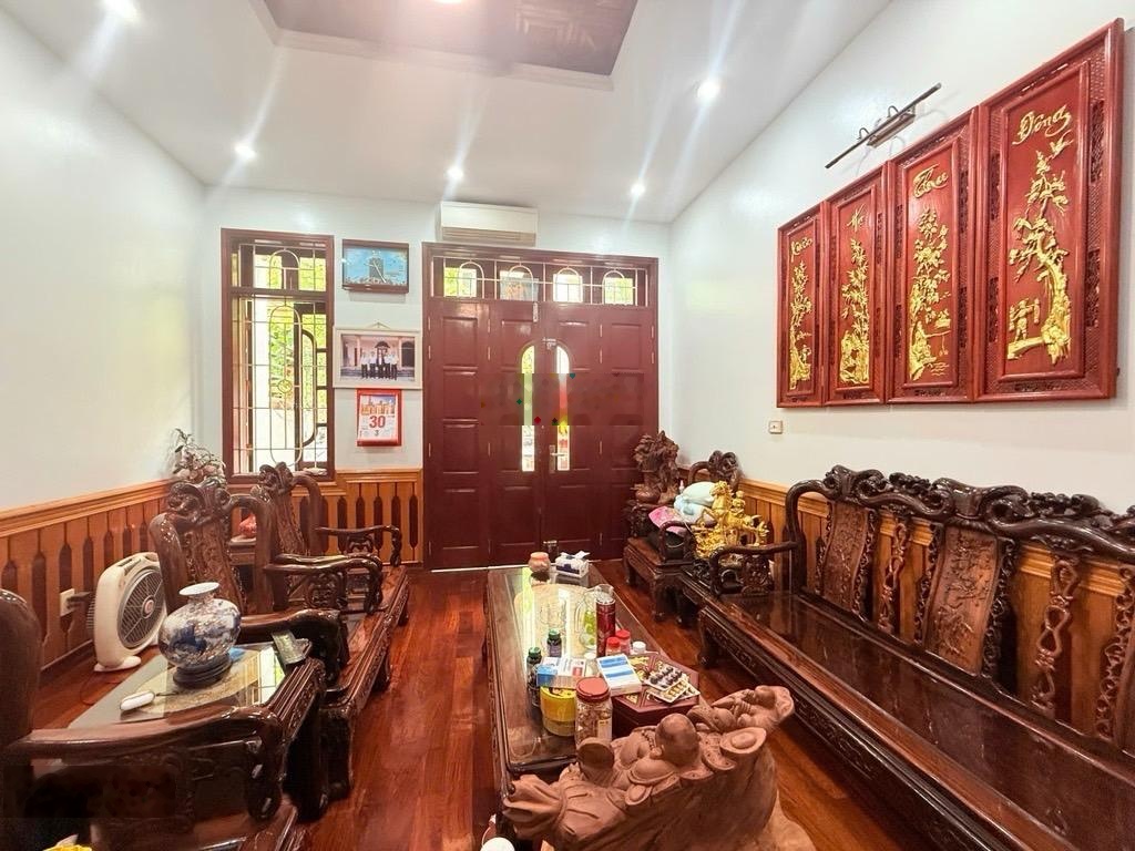 Chính chủ gửi bán DT 45m2 giá hơn 12 tỷ ô tô đỗ ngõ nhà 5 tầng Trương Định đủ công năng sử dụng