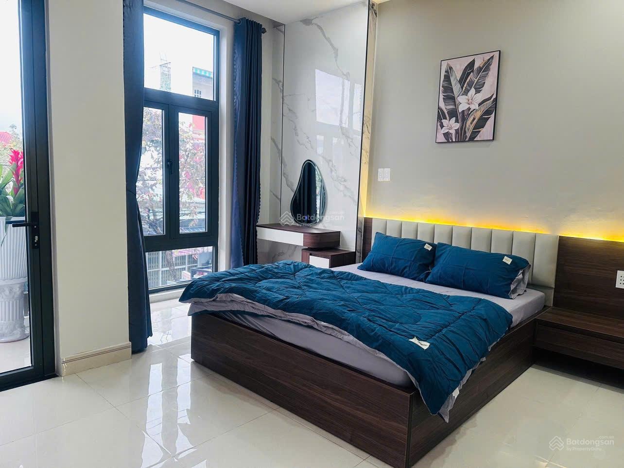 Siêu phẩm nhà phố 3 tầng full nội thất ngay sát bến xe trung tâm!