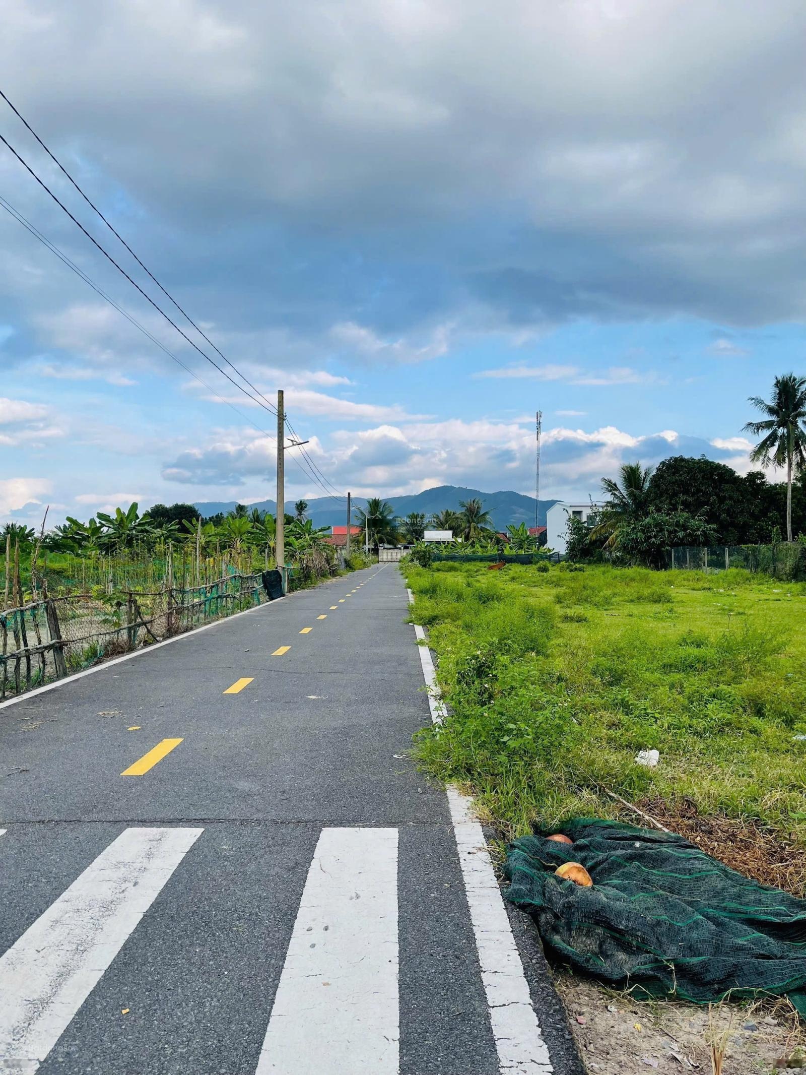 Bán nhanh lô đất đẹp Suối Tiên Diên Khánh đường nhựa 5m giá chỉ 660 triệu