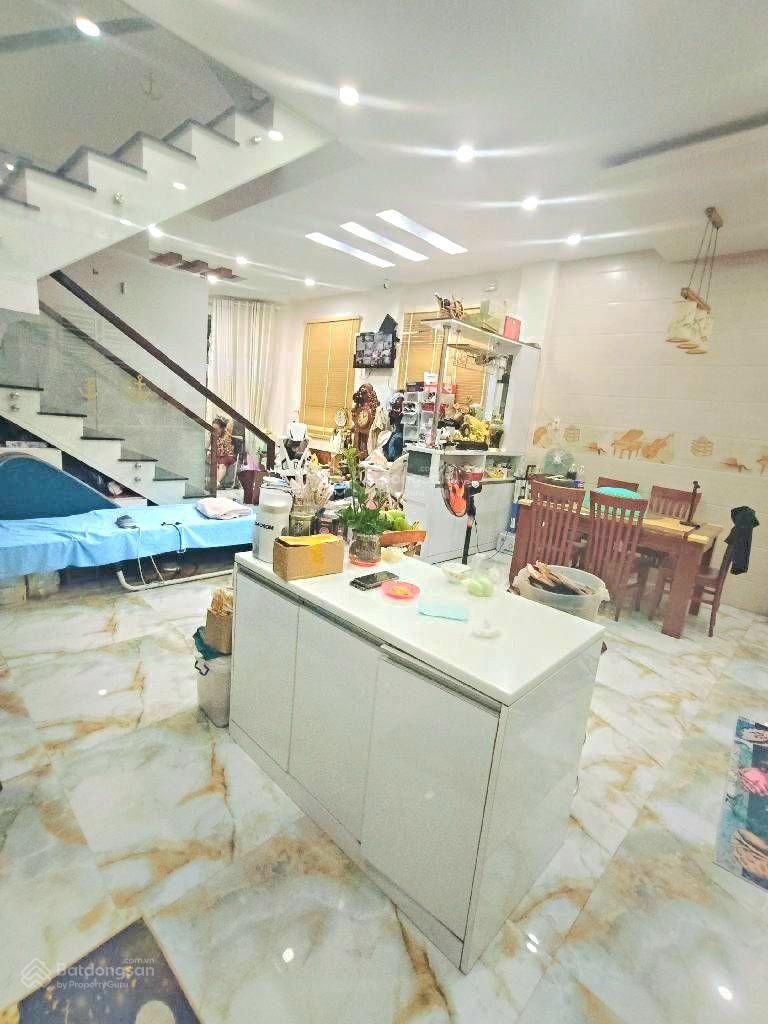 Chủ gấp bán trước tết giảm sốc 2 tỷ, biệt thự 4 tầng 2 mặt tiền kdc bình điền q8, 140m2 (9 17)