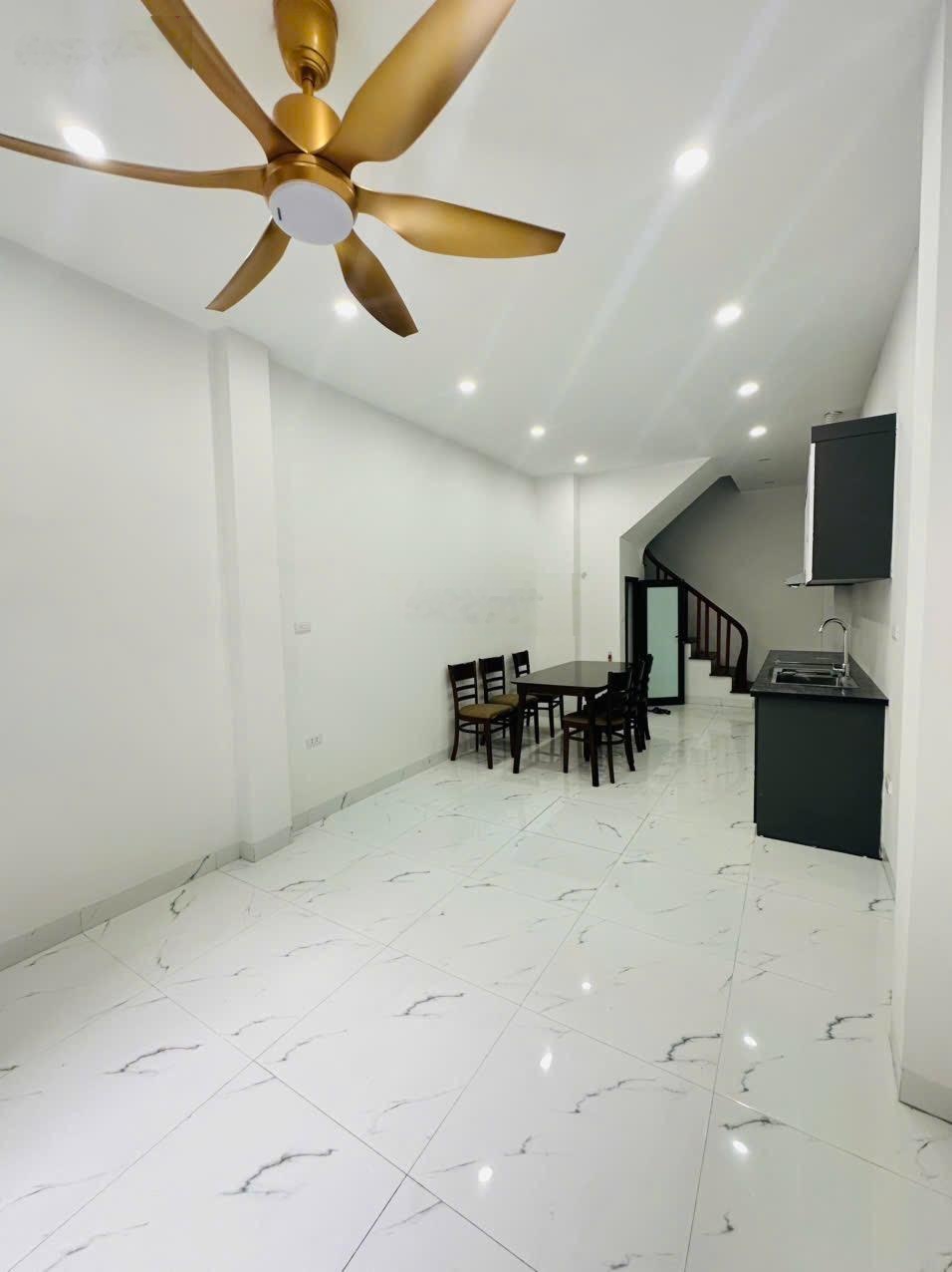 Bán gấp nhà Trần Phú Văn Quán - nhà mới đủ nội thất ở ngay - gần tàu điện - ngõ thông - ô ô đỗ gần