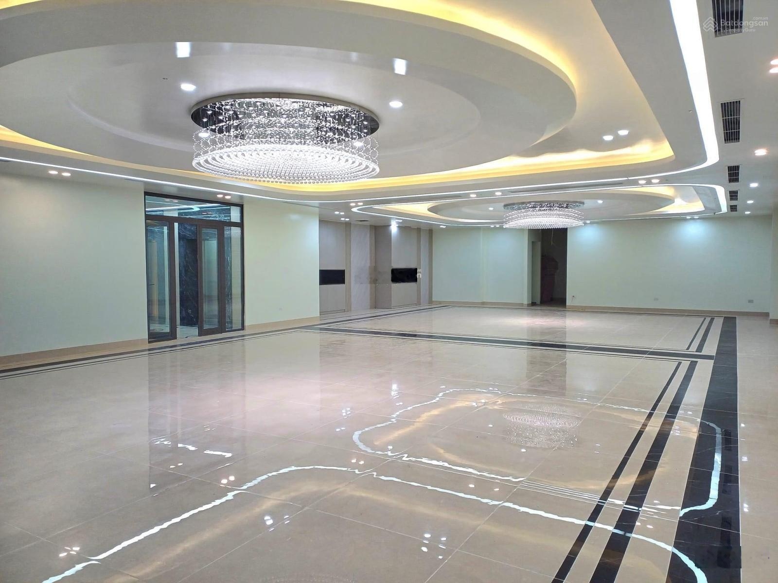 Bán nhà mặt phố trần hưng đạo, 400m2, mặt tiền 15m, giá 265 tỷ, mảnh đất vàng xây toà nhà tuyệt đẹp