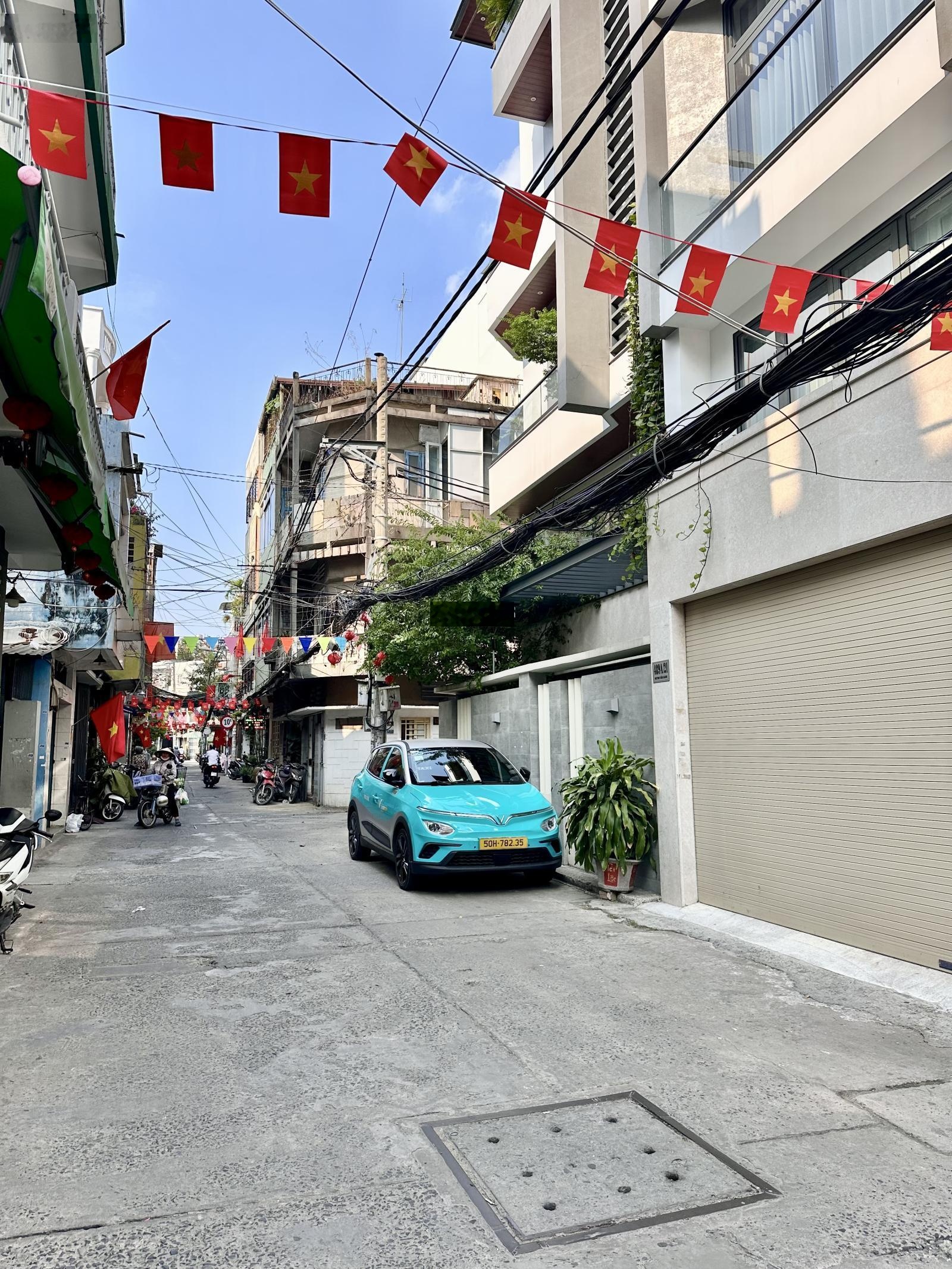 Bán nhà đường thời trang Trần Quang Diệu Quận 3 (5.1x14m, 2 tầng) giá 15 tỷ