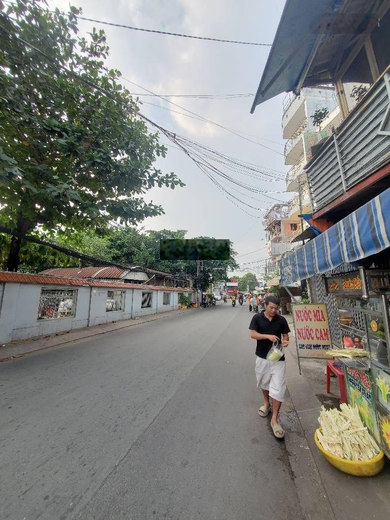 Bán nhà 8.8 tỷ - hẻm 153 Quốc Lộ 13 Phường 26 cạnh bến xe miền Đông