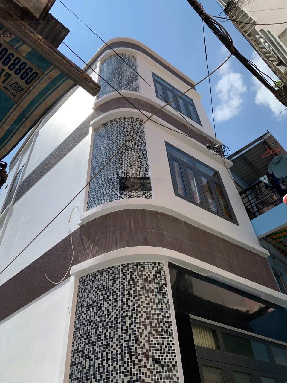 Nhà mới Q10, lý thái tổ, 4 tầng, 26m2, ngang 3,3 dài 9. giá 5ty68 tl