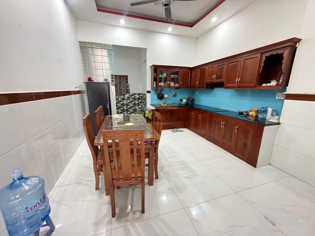 Bán nhà tỉnh lộ 10 - tên lửa - 70 m2 - hẻm ô tô - 4.5 x 17m - aeon tân phú - 6 tỷ nhỏ - 3pn 2wc