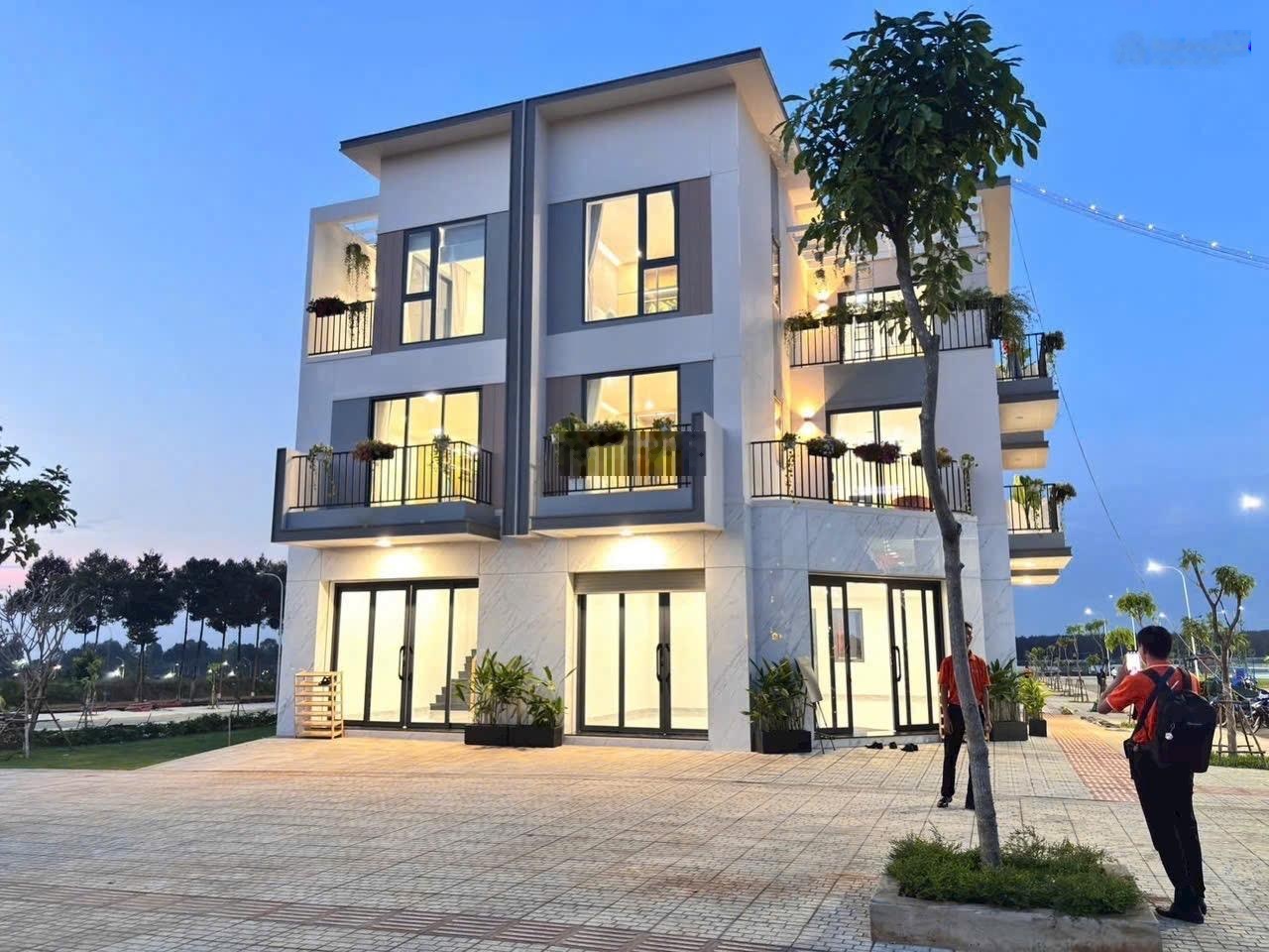 Bán đất mặt tiền đường kinh doanh dầu giây đồng nai ngay chân cao tốc tphcm - long thành - dầu giây