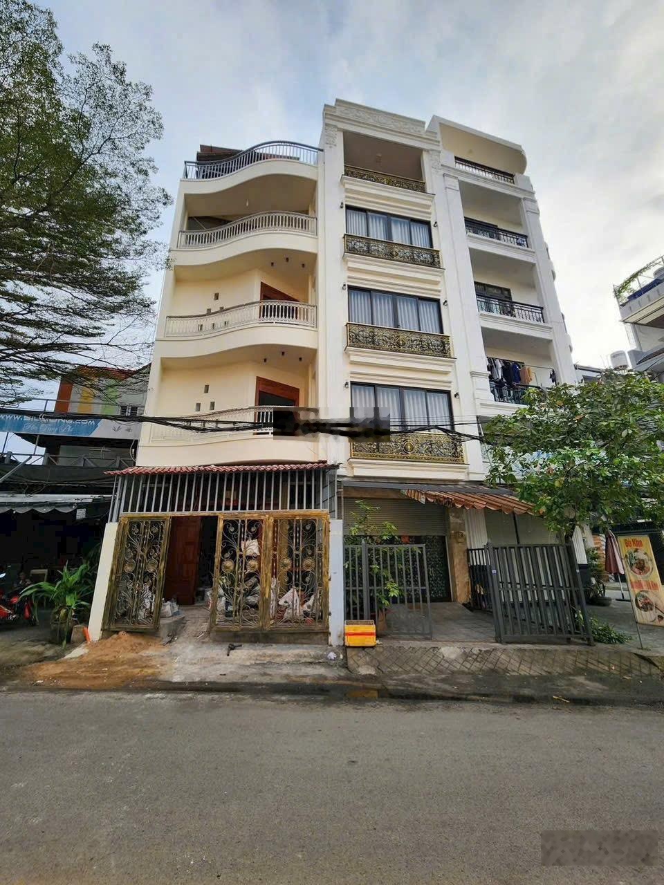 Siêu phẩm cạnh aeon mall - khu tên lửa sầm uất dt : 5x11 xd 4 tấm . giá 9,8 tỷ tl