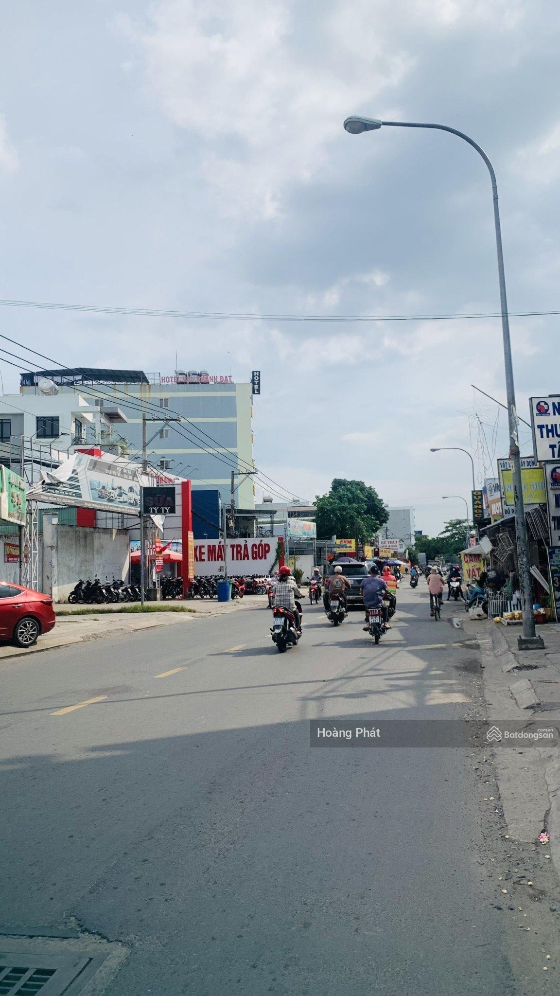 Bán mặt tiền Nguyễn Ảnh Thủ, cách Tô Ký 150m, (4mx20m), dòng tiền 15tr/tháng, giá chỉ 9.9tỷ TL