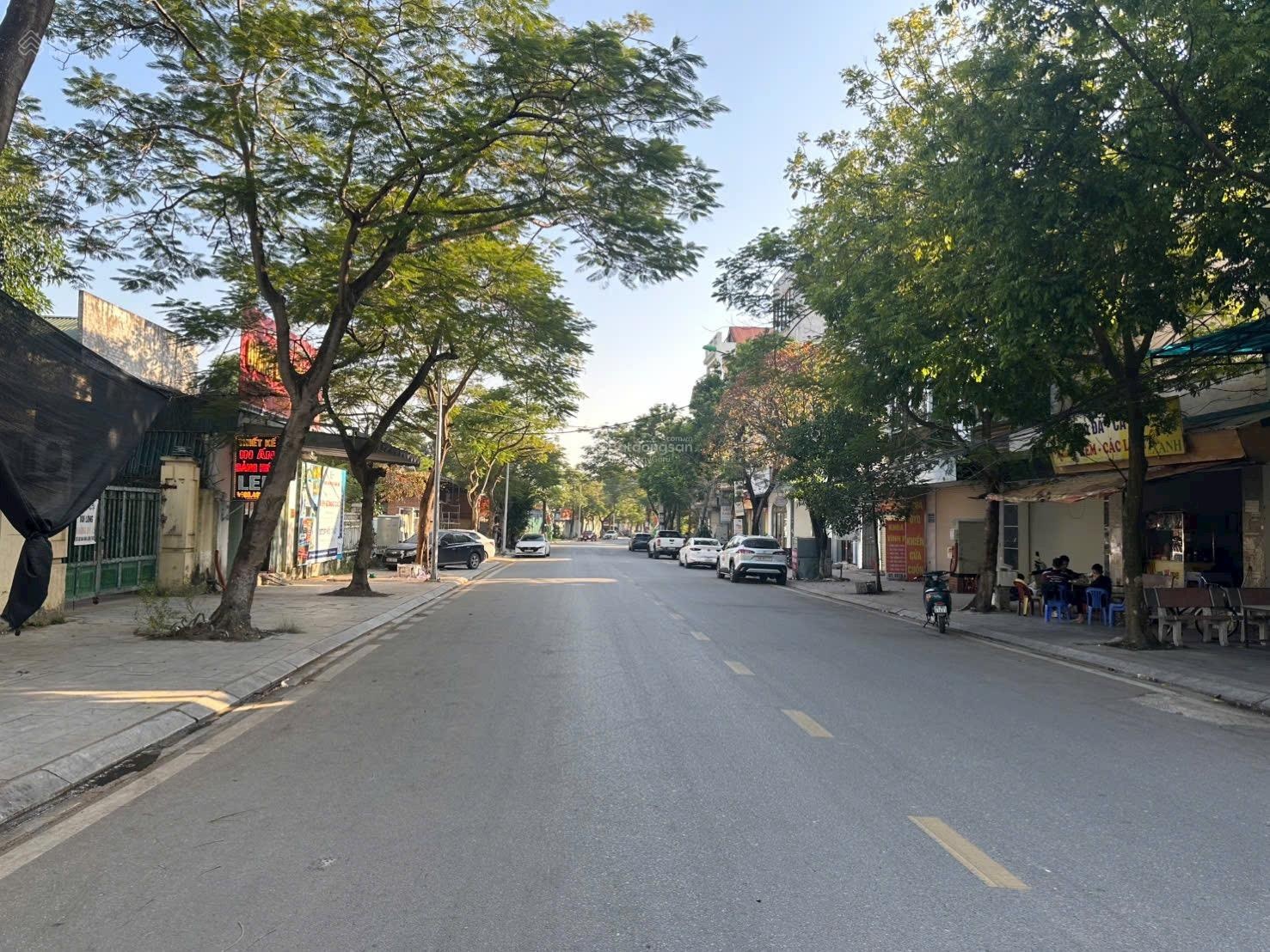 Bán lô đất 99m2 mặt phố Nguyễn Công Trứ - Liên Bảo - Vĩnh Yên