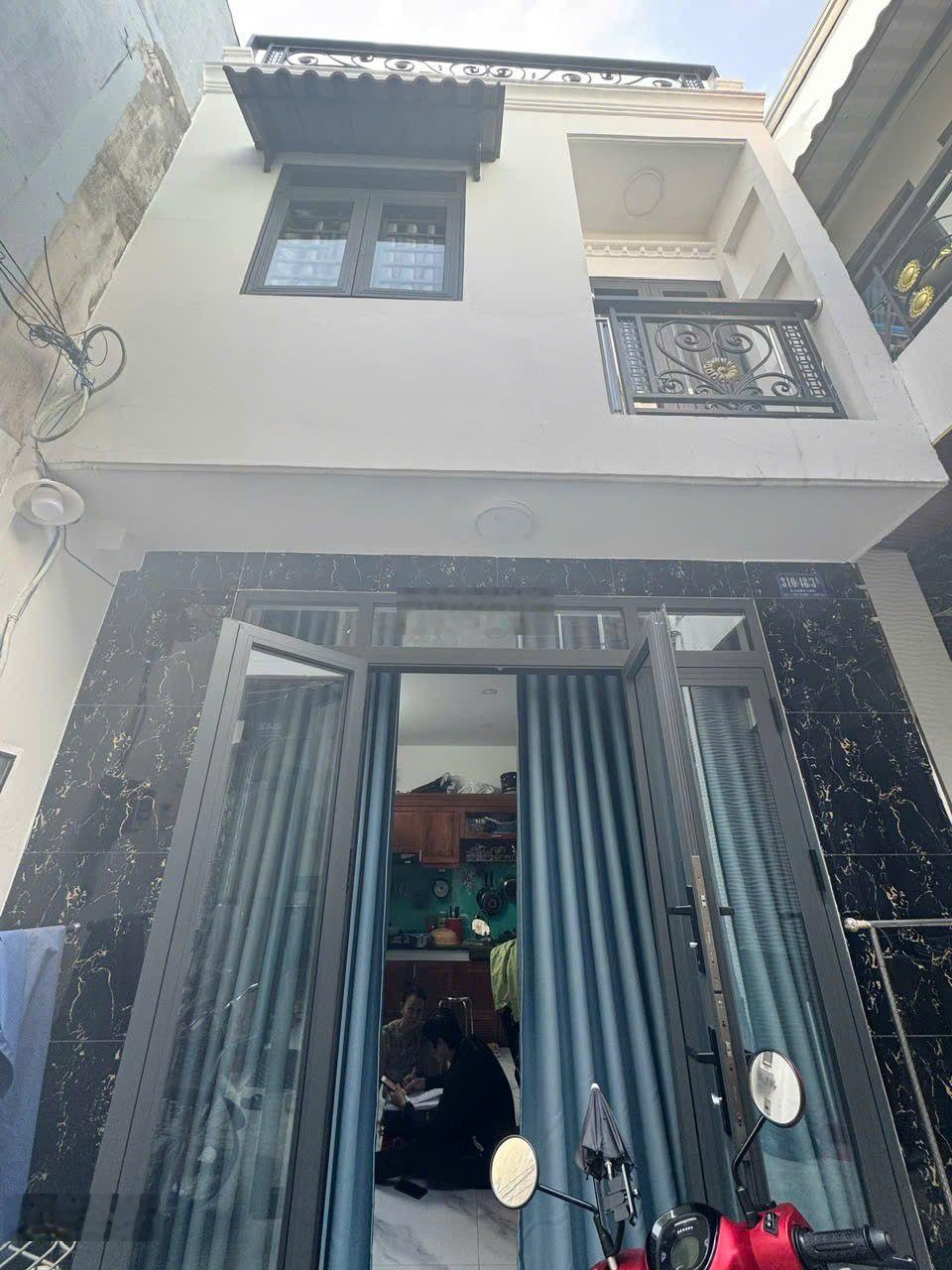 Chỉ hơn 2 tỷ có ngay nhà đẹp ngay chợ btđ giáp tên lửa tiếp giáp hl2 2 tầng 18m2 ko quy hoạch