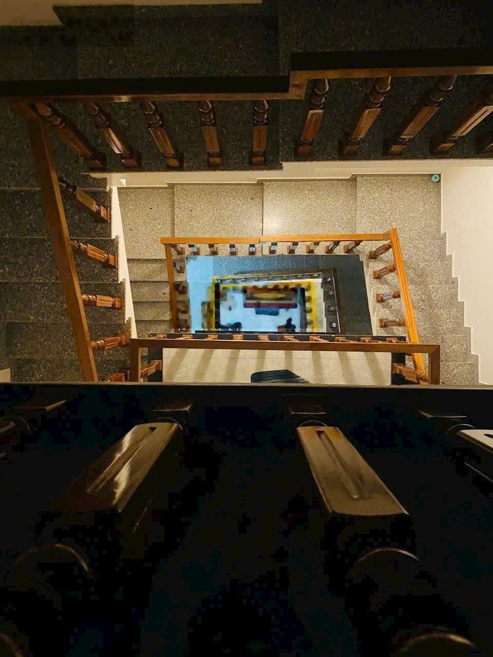 Nhà đẹp 5 tầng MT Trường Sơn Gần biển Hoàng Diệu, DT 91,3m, giá 8,5 tỷ