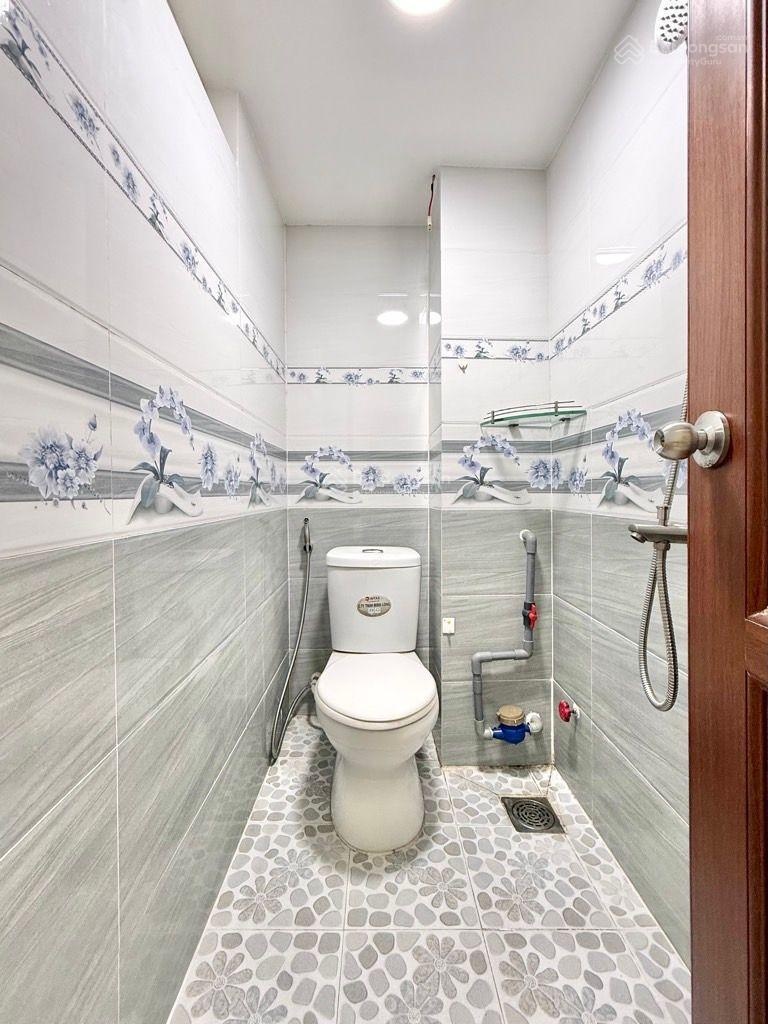 Siêu phẩm Phạm Văn Hai-Q.Tân Bình,HẺM XE HƠI,4x12m,4PN,5WC,Hoàn công đủ, Chỉ 7.55 tỷ (Thương lượng)