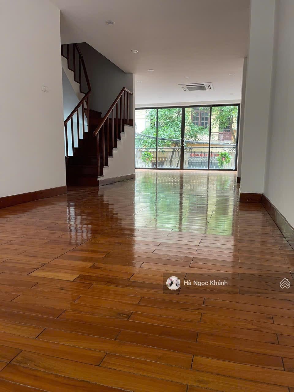 !!! hoàng quốc việt: 25 tỷ: 67m: 5 tầng thang máy xây mới; ô tô tránh, 2 thoáng. ở sướng đón tết