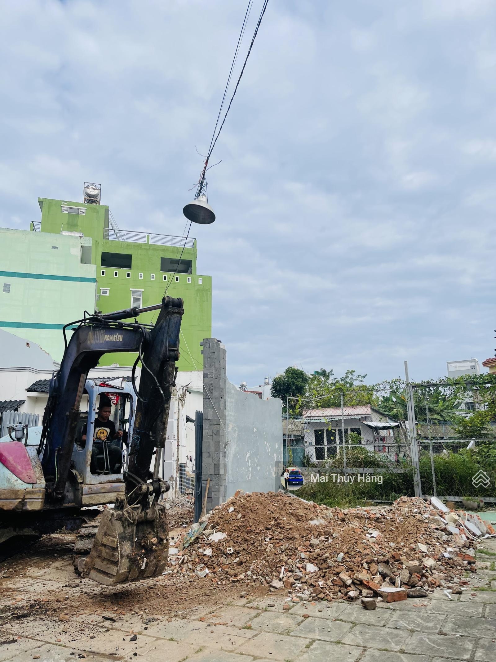 40tr /m2 đất MT ngay Phạm Văn Đồng - phù hợp xây CHDV, làm văn phòng - giá 12 tỷ - DT 310m2