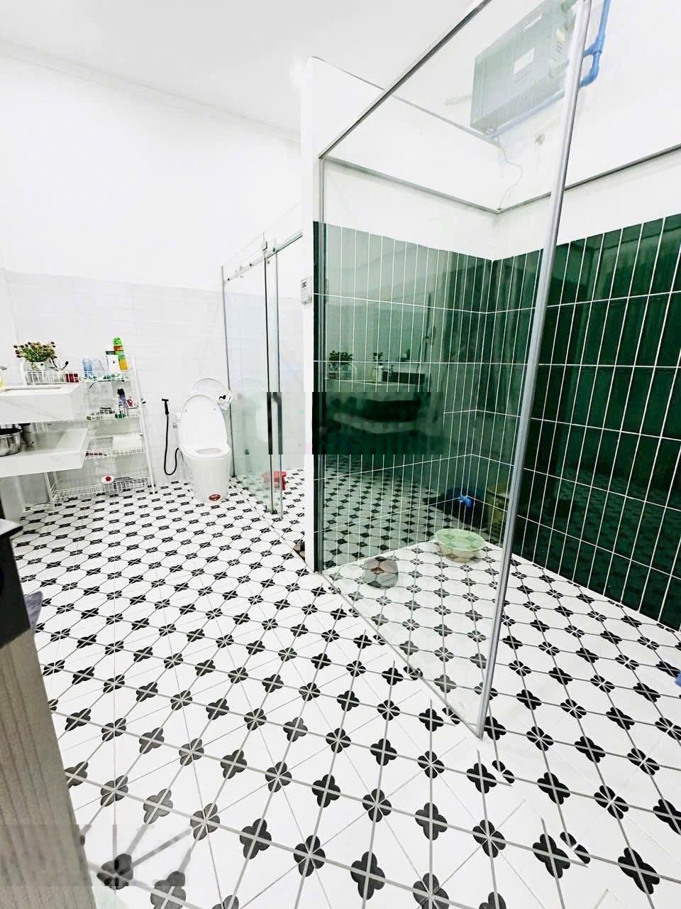 Cần tiền bán gấp hạ 500 triệu có ngay mặt tiền kinh doanh em mới hoàn thiện xong. Đường kinh doanh