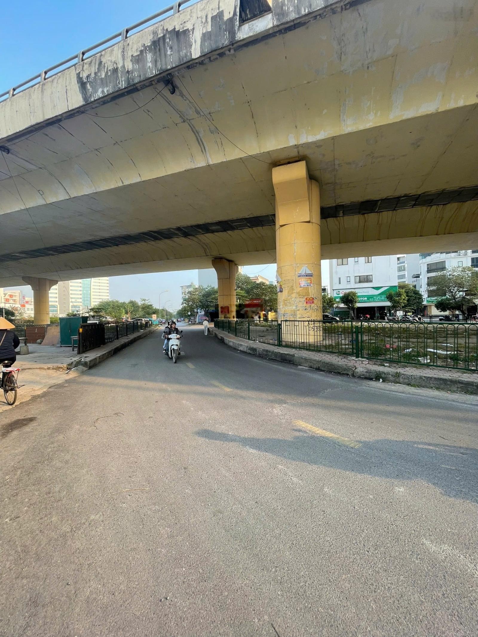 Chị gái bán lô đất khu C Yên Nghĩa. Trục chính lưu thông. Kinh doanh siêu đẹp. Nhìn trường Phenikaa