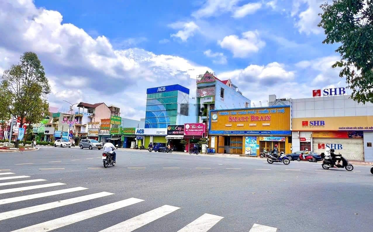 Đất mặt tiền đường Nguyễn An Ninh, Dĩ An (TP Hồ Chí Minh); Ngang 6.5m - DT 190m2, giá 80 m2