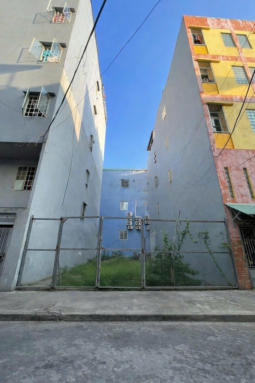 Bán đất giá rẻ sát Đại Học Kiến Trúc Hoà Cường xây căn hộ cực đẹp, DT 112m2 - ngang 7m