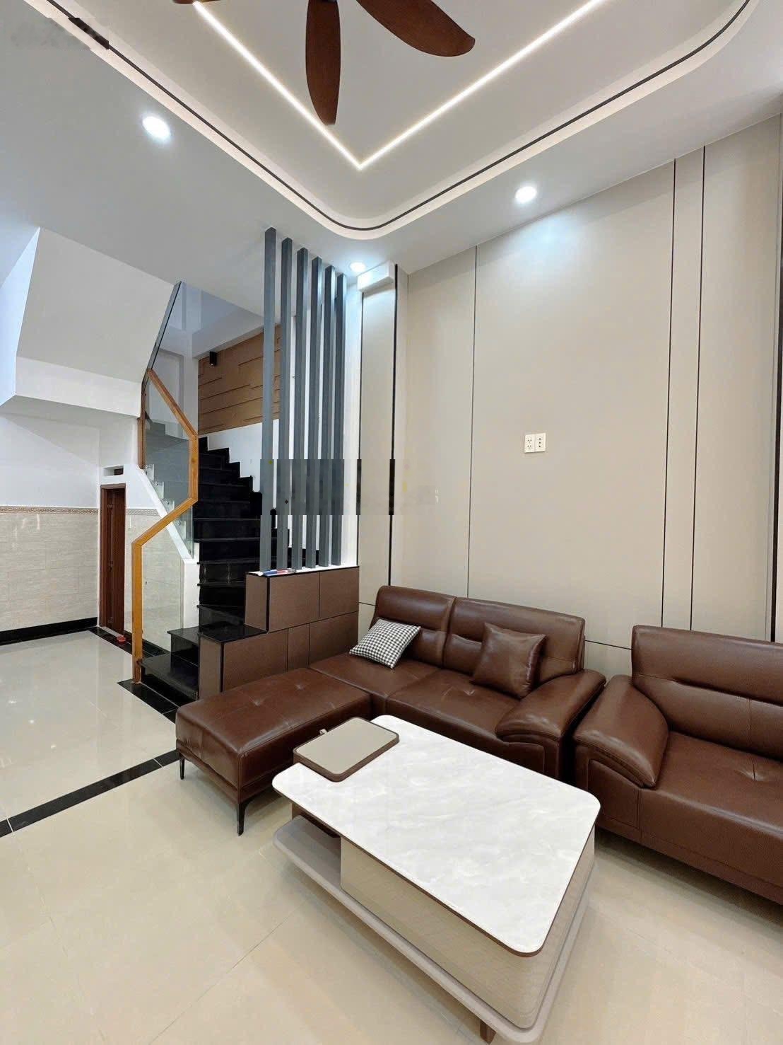 Mặt tiền 3 lầu 4x22 Dương Quảng Hàm F.5 Gò Vấp