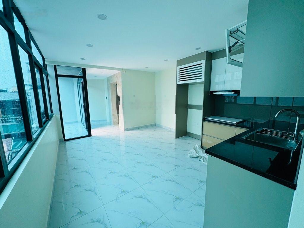 Hiếm có! nhà phố 8/3 35,8m x 5 tầng, lô góc, ngõ phân lô thông, full nội thất xịn 11,3 tỷ