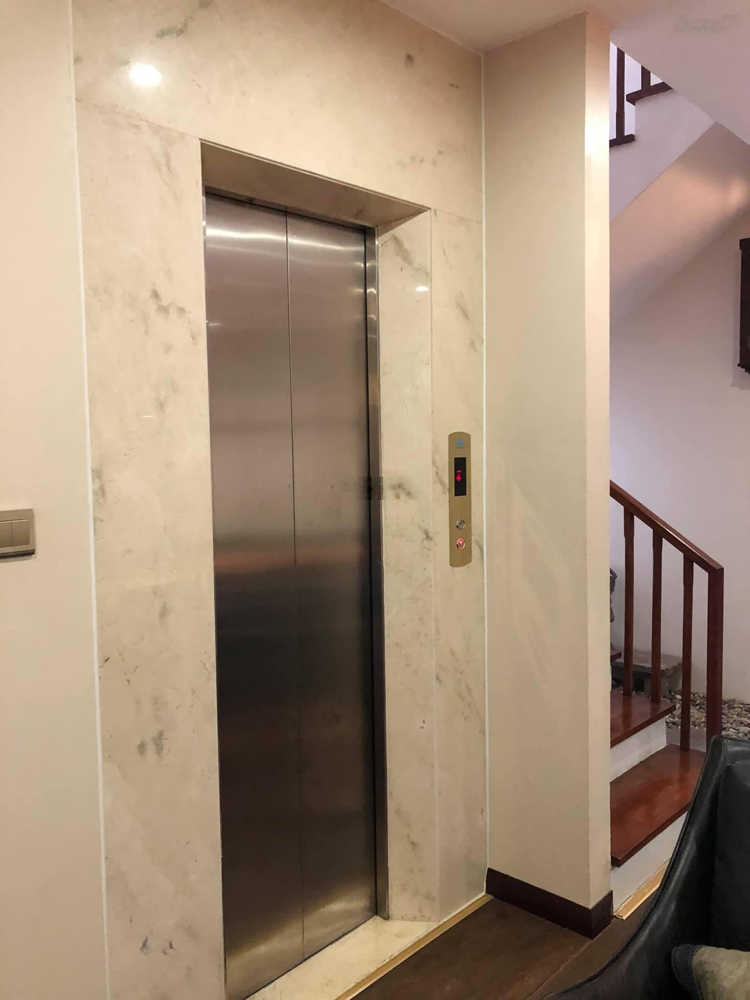 Nhà hiếm Ba Đình - bán mặt phố Kim Mã Thượng, 160m2 có thang máy 2 thoáng vĩnh viễn, chỉ 72 tỷ