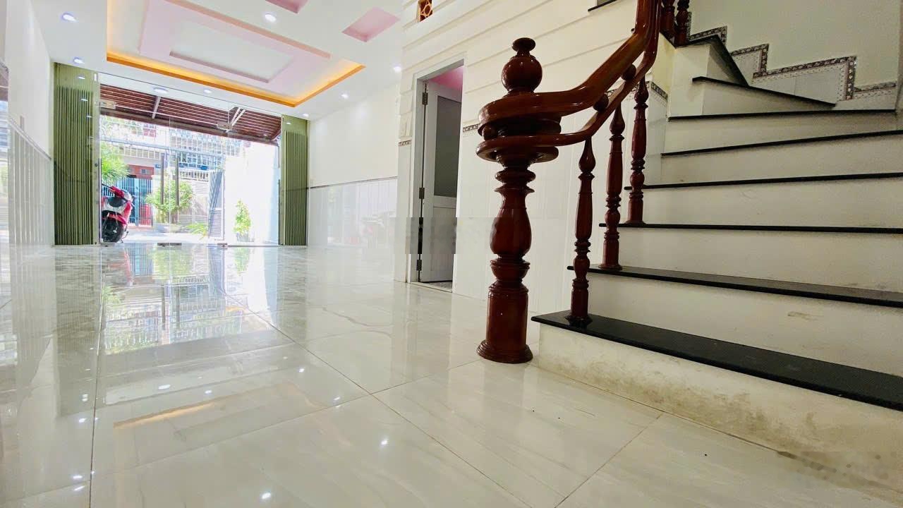 Bán nhà mặt phố tại Nguyễn Cao Luyện, 11 tỷ, 96m2, giá cực chất Hot!