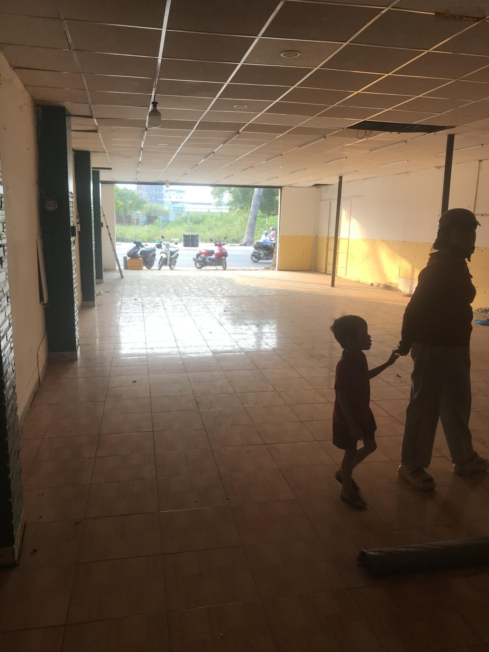 Cho thuê nhà mặt tiền đường số 3 KDC Vĩnh Lộc bình Hưng hoà b bình Tân DT : 7 x 25 200m2 giá 16tr