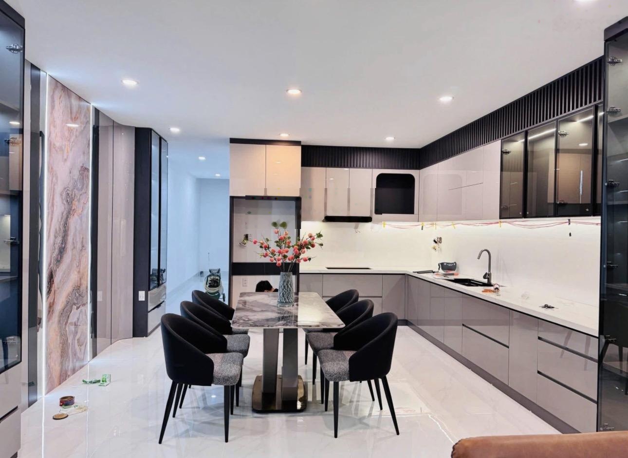 Chú Sáu bán nhà đường 3 Tháng 2, Phường 12, Quận 10, 58m2. Hẻm 4m