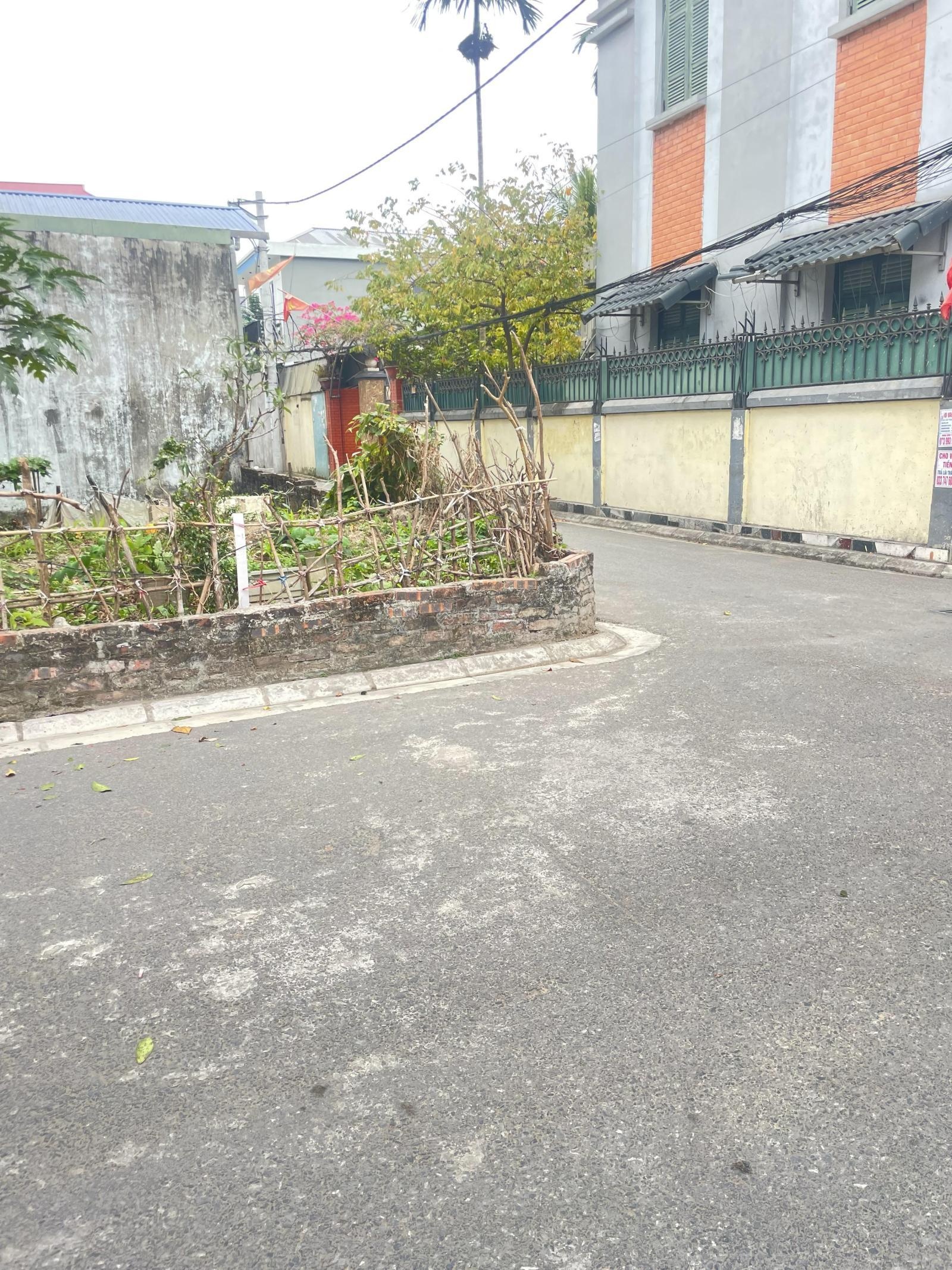 Bán 47m2 lô góc 2 mặt tiền vị trí cực đẹp cách trục liên xã, hồ điều hoà chỉ 100m Kim Chung ĐA - HN