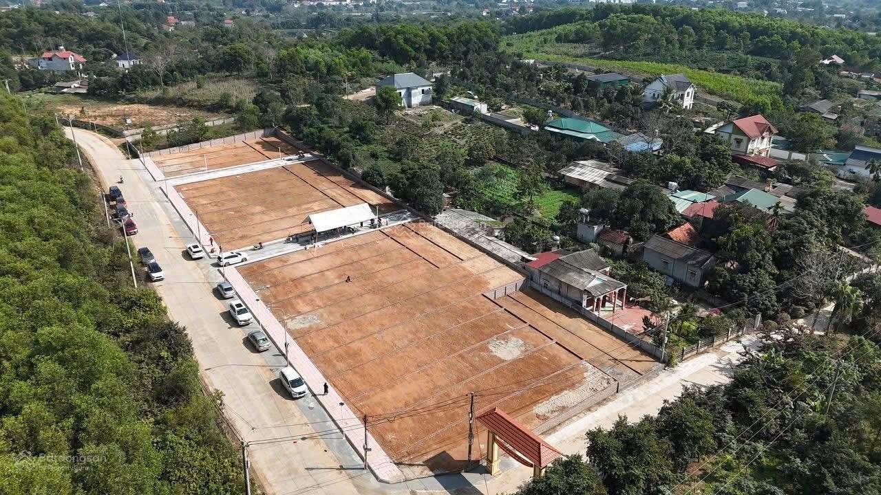 Bán đất nền trục chính liên xã cẩm lĩnh suối hai | 200m full thổ cư | giá 1 tỷ/lô