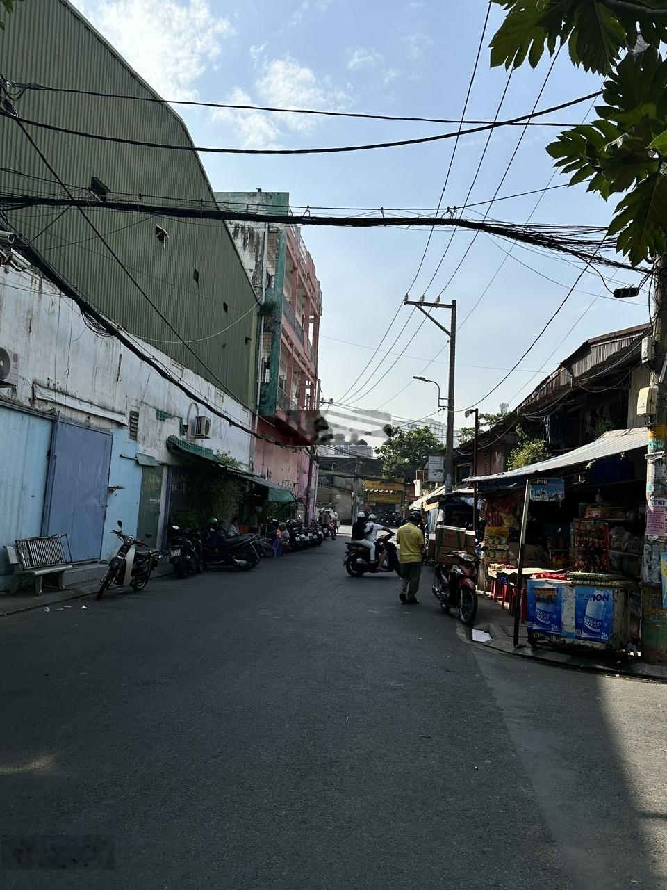 17.3 tỷ .nhà 6 tầng thang máy sát mặt tièn thoại ngọc hầu , q. tân phú .