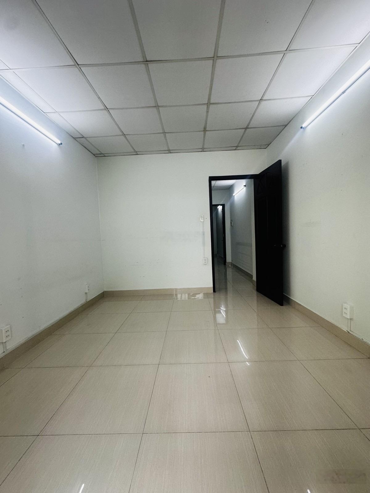 Chủ gấp - hạ 400 triệu giá mới 8.5 tỷ phú nhuận - giáp quận 3 - hẻm 6m - sát mặt tiền