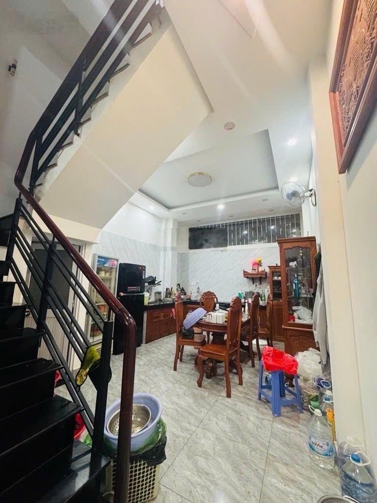 7.25 tỷ, nhà đẹp Linh Đông - Thủ Đức, HXH, 3 tầng, 3PN, 3WC.