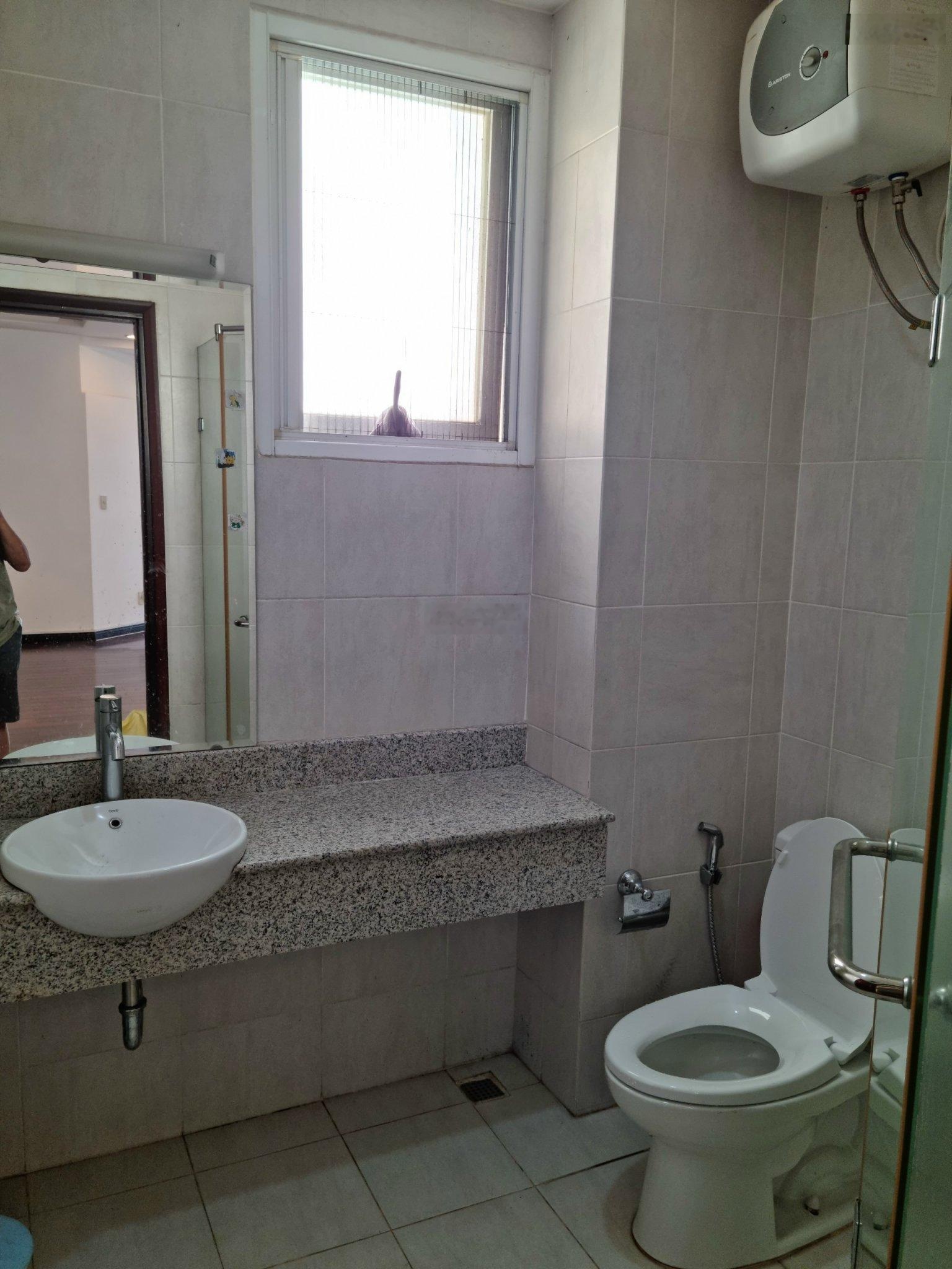 Gấp. Chủ gửi bán gấp căn hộ 3PN tầng cao chung cư Green View giá 9,3 tỷ rẻ nhất thị trường