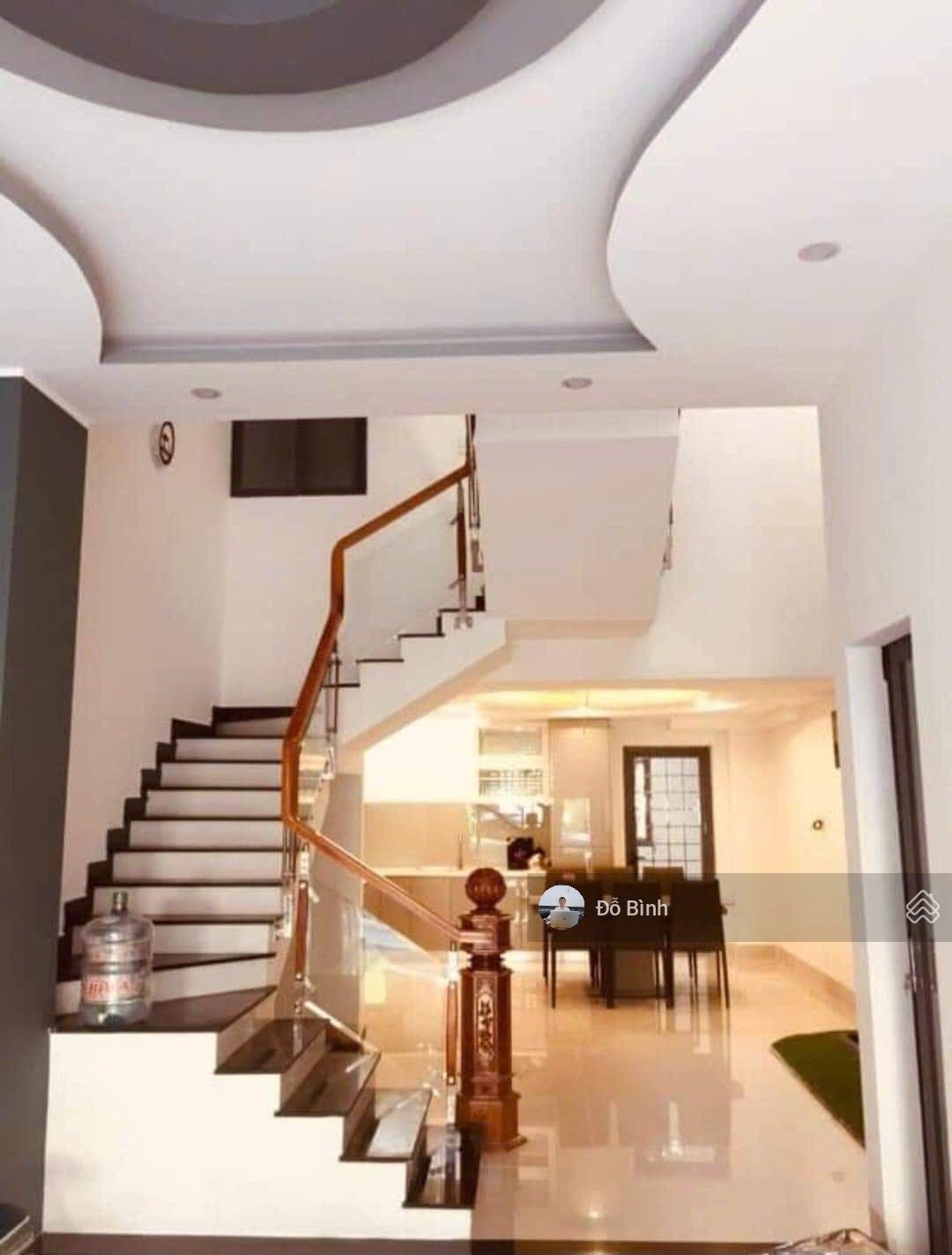 Cho thuê nhà 3 tầng : phan phú tiên - 3pn - 4wc