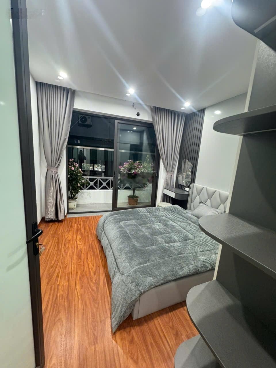 Bán nhà La Thành, 1 nhà ra mặt phố - ô tô tránh - KD sầm uất - 46m2 5 tầng - MT 4m - 20. X tỷ