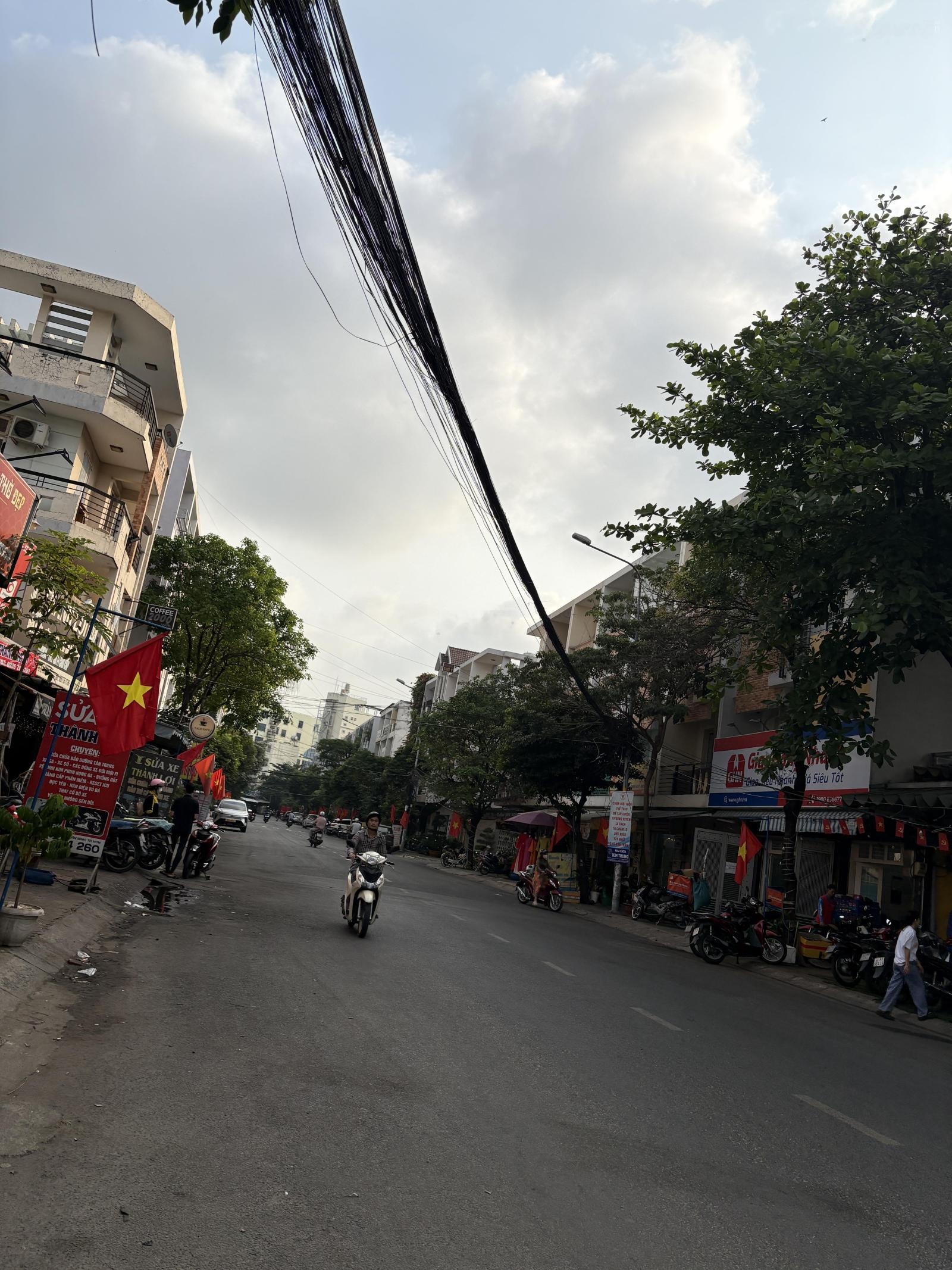 Căn góc mặt tiền Cống Lở GPXD cao tầng